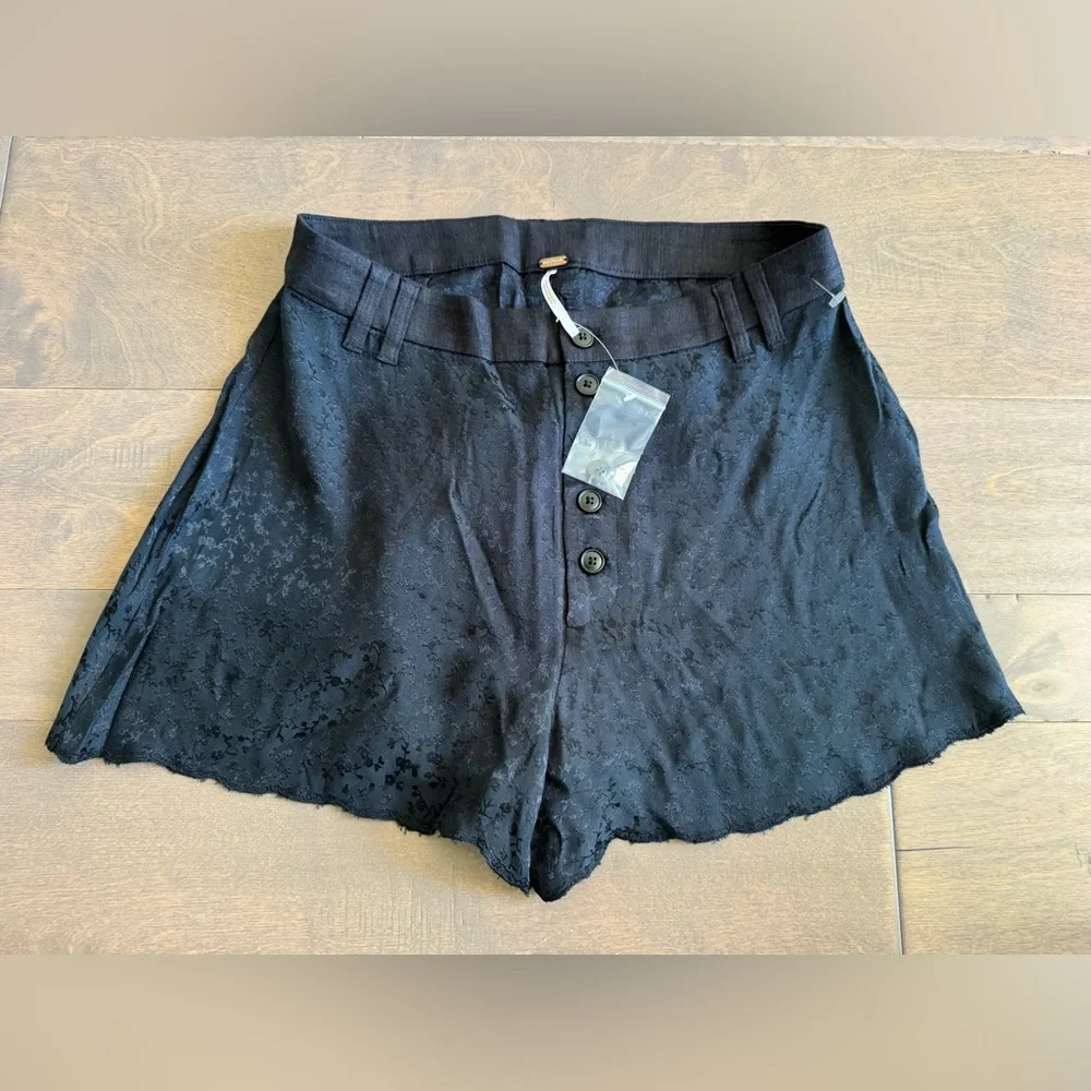 NWOT Free People Claudia Tap Shorts-Black